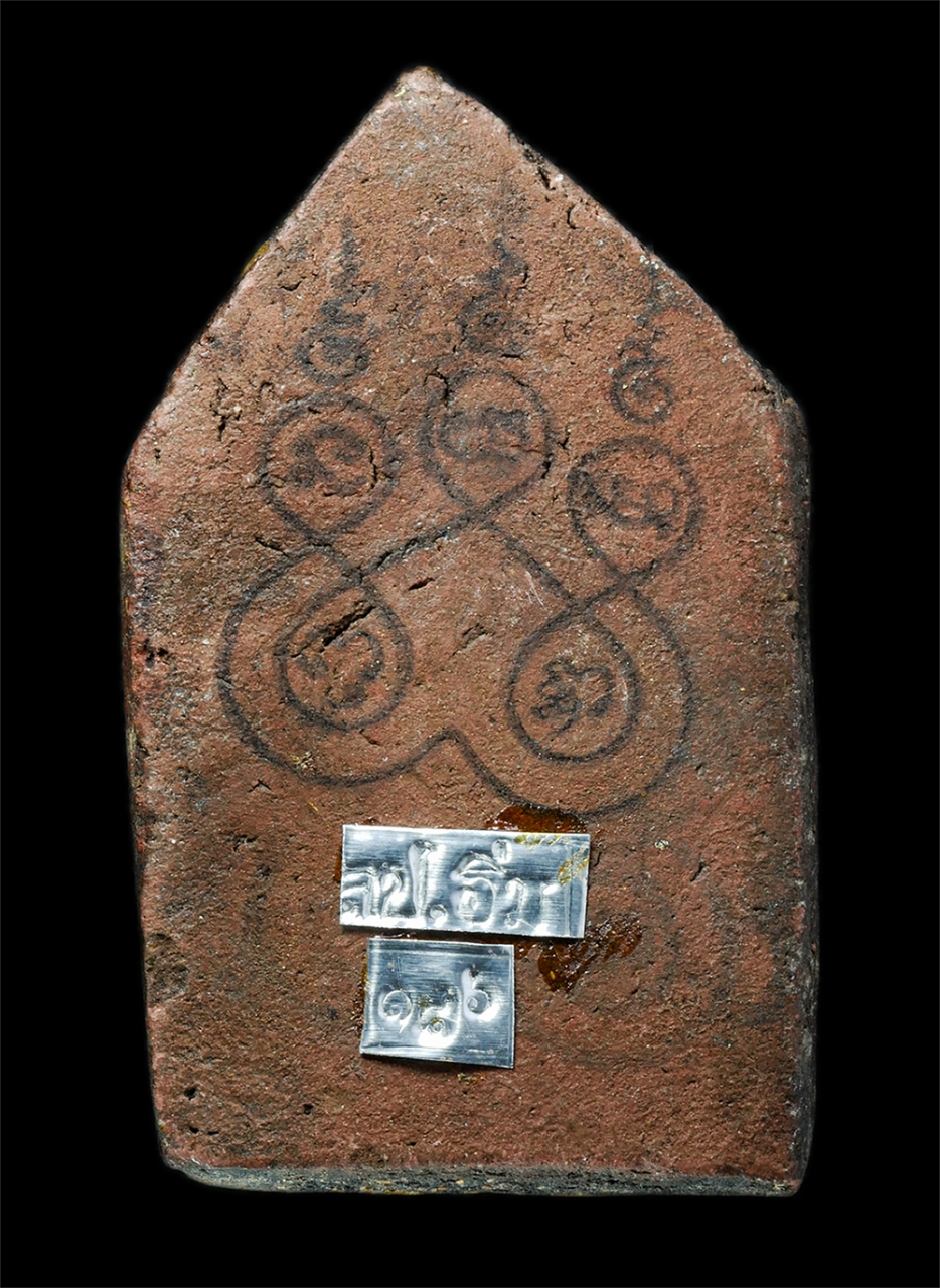 25Oct25 (78)ap.jpg - พระขุนแผนกรุบ้านกร่าง นะเศรษฐี หลวงปู่อิ่ม ปัญญาวุโธ วัดทุ่งนาใหม่ อ.พิปูน จ.นครศรีธรรมราช ปี2566 เนื้อดิน ผสมผงพุทธคุณ ผงว่าน ลงรักปิดทอง ตอกโค๊ตเงิน [..] | https://kamulet.in.th